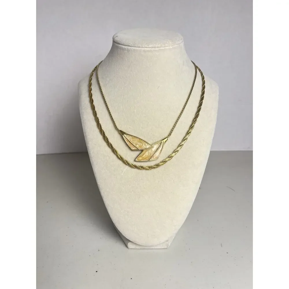 Monet necklace lot
